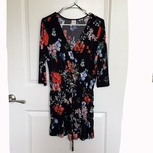 Quarter sleeve floral romper with pockets